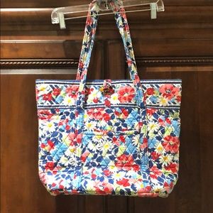 Vera Bradley Summer Cottage Print Vera Tote